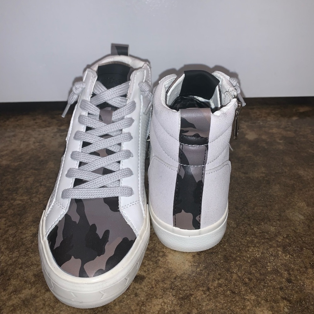 Vintage premium high tops